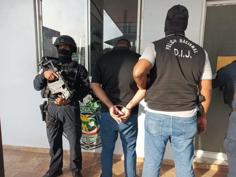 国家警察捣毁专门非法销售被盗汽车犯罪网络