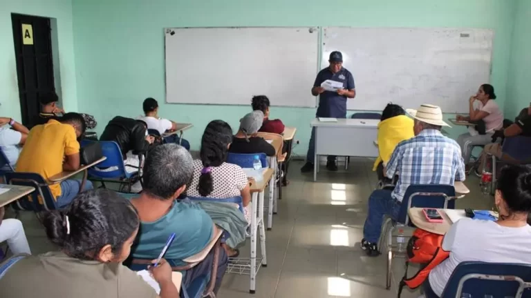 卫生部通过食品处理人员健康证博览会加强卫生控制