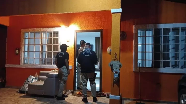 瓦解与公职人员腐败行为相关的犯罪集团