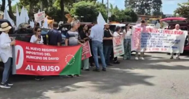 David市的企业家和商人要求废除设立增税的协议
