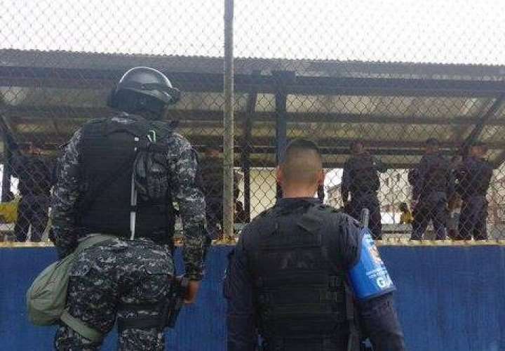五人涉嫌假冒警察在科隆抢劫被捕