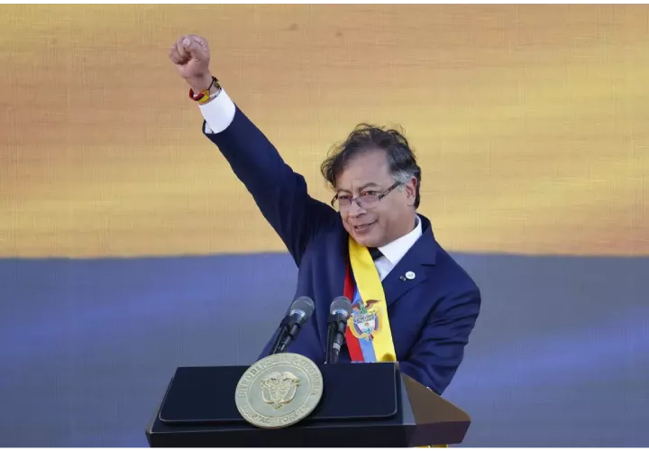 哥国总统对巴拿马表示支持并批评特朗普的立场错误