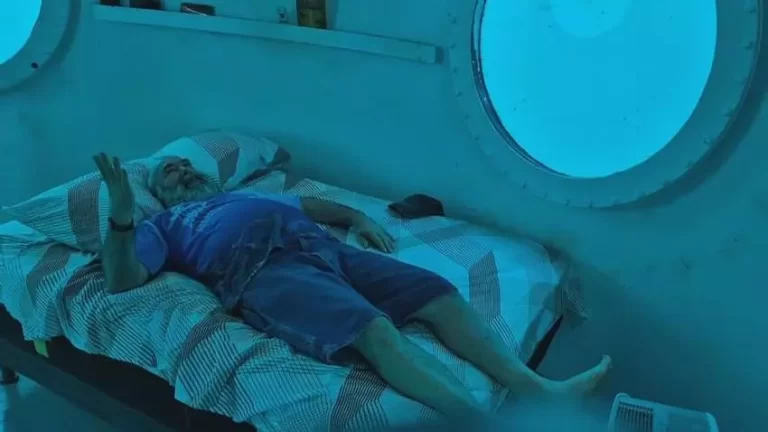 德国人打破吉尼斯世界纪录 连续四个月生活在科隆海岸下的海底