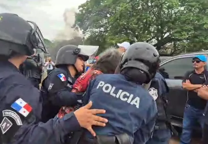 Divisa抗议遭警方强力驱散 二甘醇中毒受害者维权遭忽视
