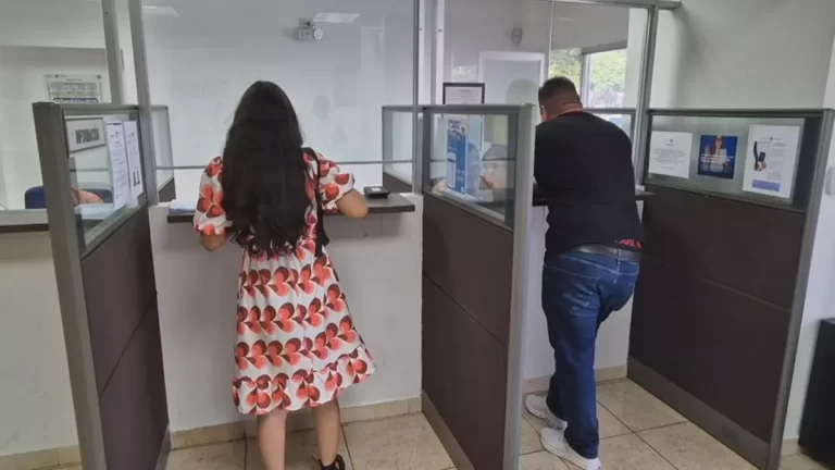奇省推出“快速护照”试点计划