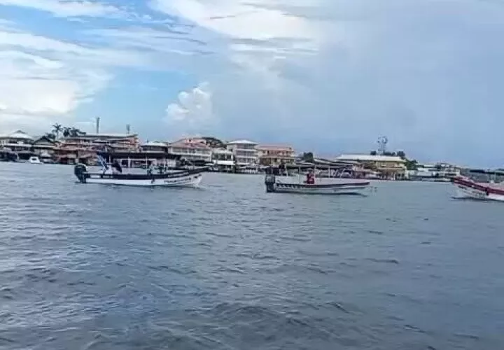 Isla Colón 爆发抗议：船夫要求废除第462号法