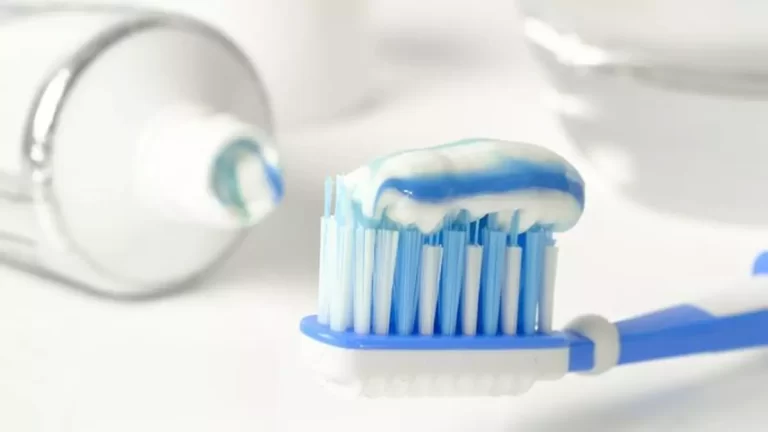 巴拿马卫生部警告含氟化亚锡牙膏可能带来的不良反应