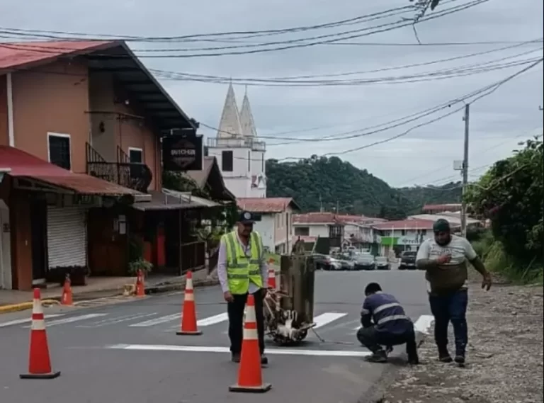 巴拿马交通局在奇省三个区加强道路标志设置