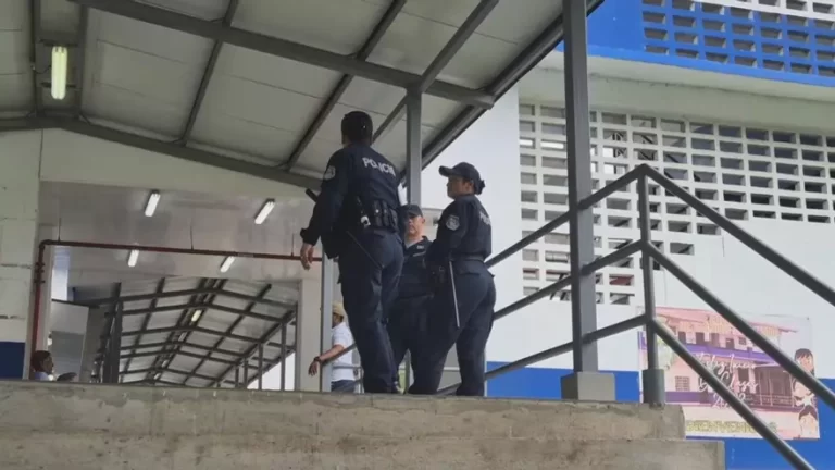Chame一中学生在校携带枪支被捕 警方展开调查