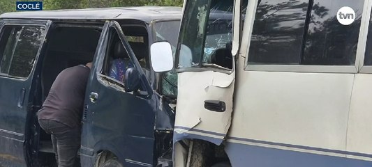 Coclé省Antón发生两辆巴士正面相撞事故 造成约29人受伤