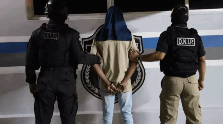 La Chorrera 警方破获超7.4 万美元银行诈骗案 三人落网