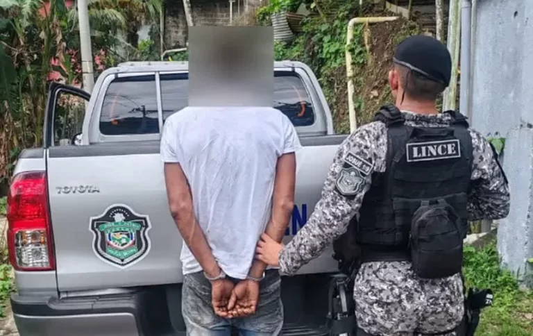 国家警察在San Miguelito追回被盗车辆并拘捕嫌疑人