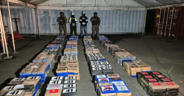 巴拿马查获1,223包运往比利时和丹麦的毒品