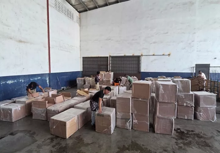 巴拿马海关局在科隆截获大批运往哥国的走私香烟