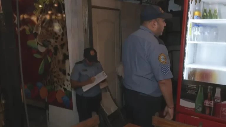巴拿马消防队在全国商铺展开防火检查