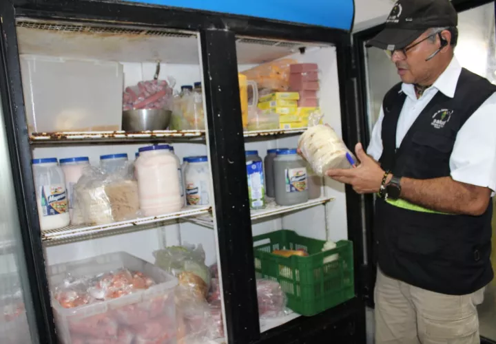 Arraiján一伙食铺因严重卫生违规被查封　查出过期商品与害虫滋生