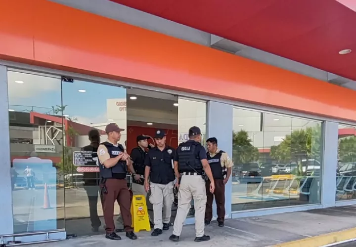 La Chorrera 一商业广场抢劫未遂致保安与歹徒受伤