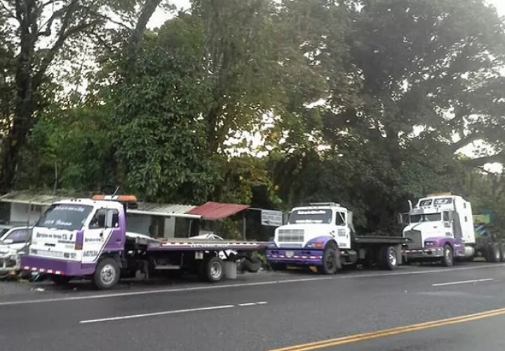 科隆省拖车公司遭武装抢劫 国家警察追回被盗车辆