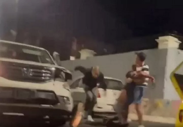 Santa Ana爆发枪击事件 当局召开紧急会议