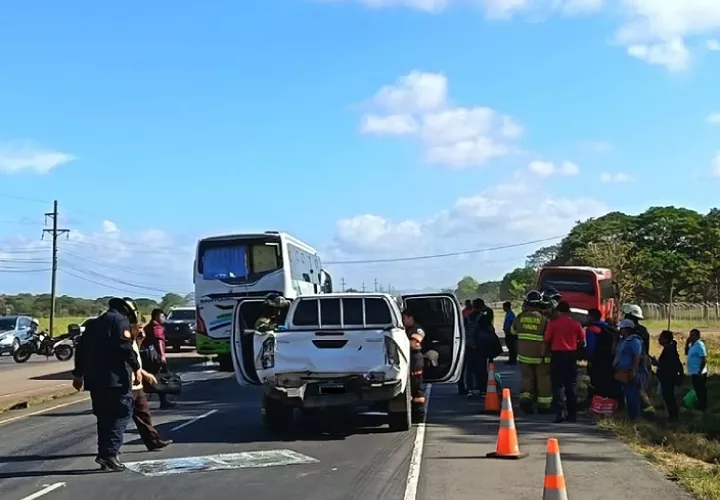 泛美公路多车相撞致16人受伤