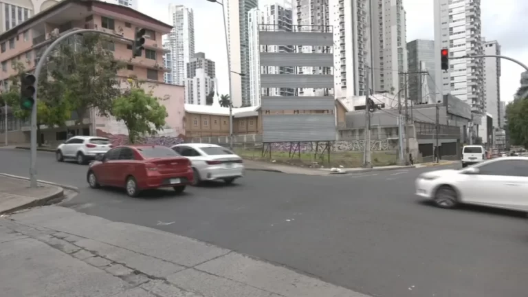 巴拿马交通局评估调整与取消部分红绿灯以缓解拥堵